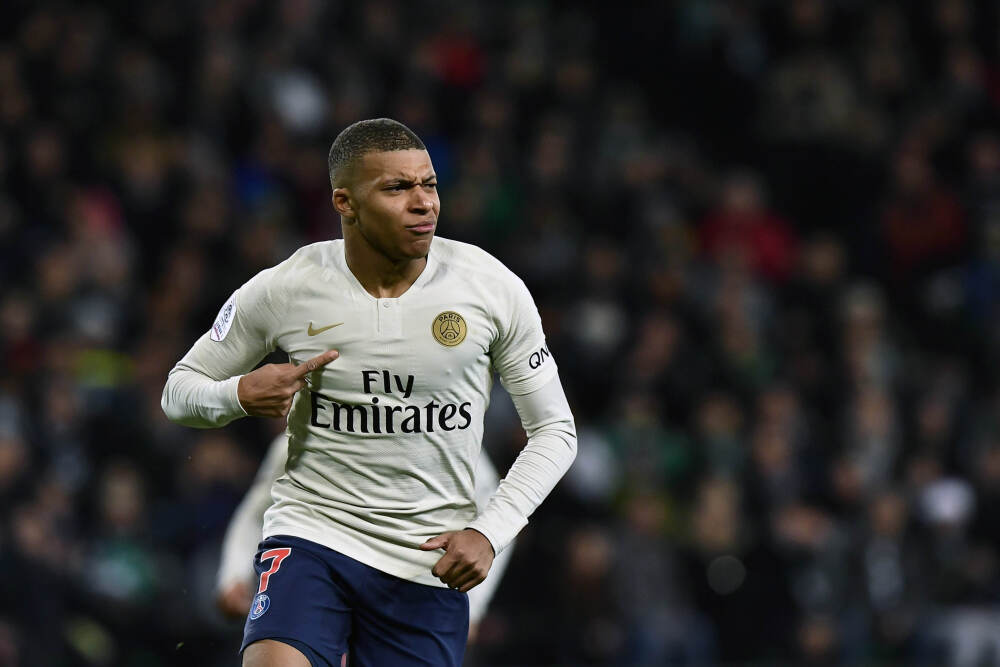 伏明霞也没想到，和73岁丈夫生的，23岁大女儿已经开始为她争光了